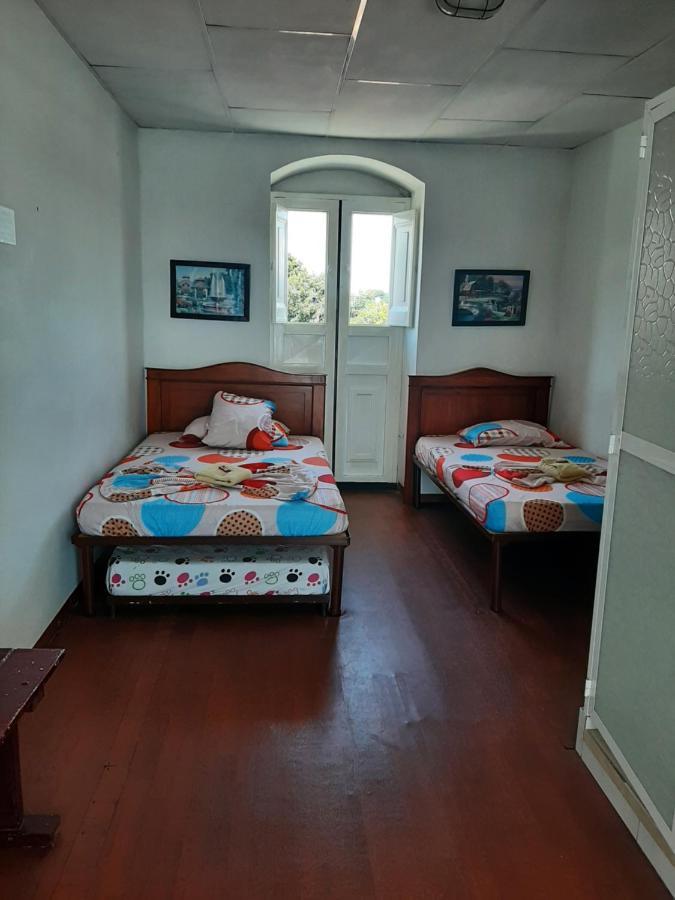 Hotel Andaluz Andalucia Bagian luar foto
